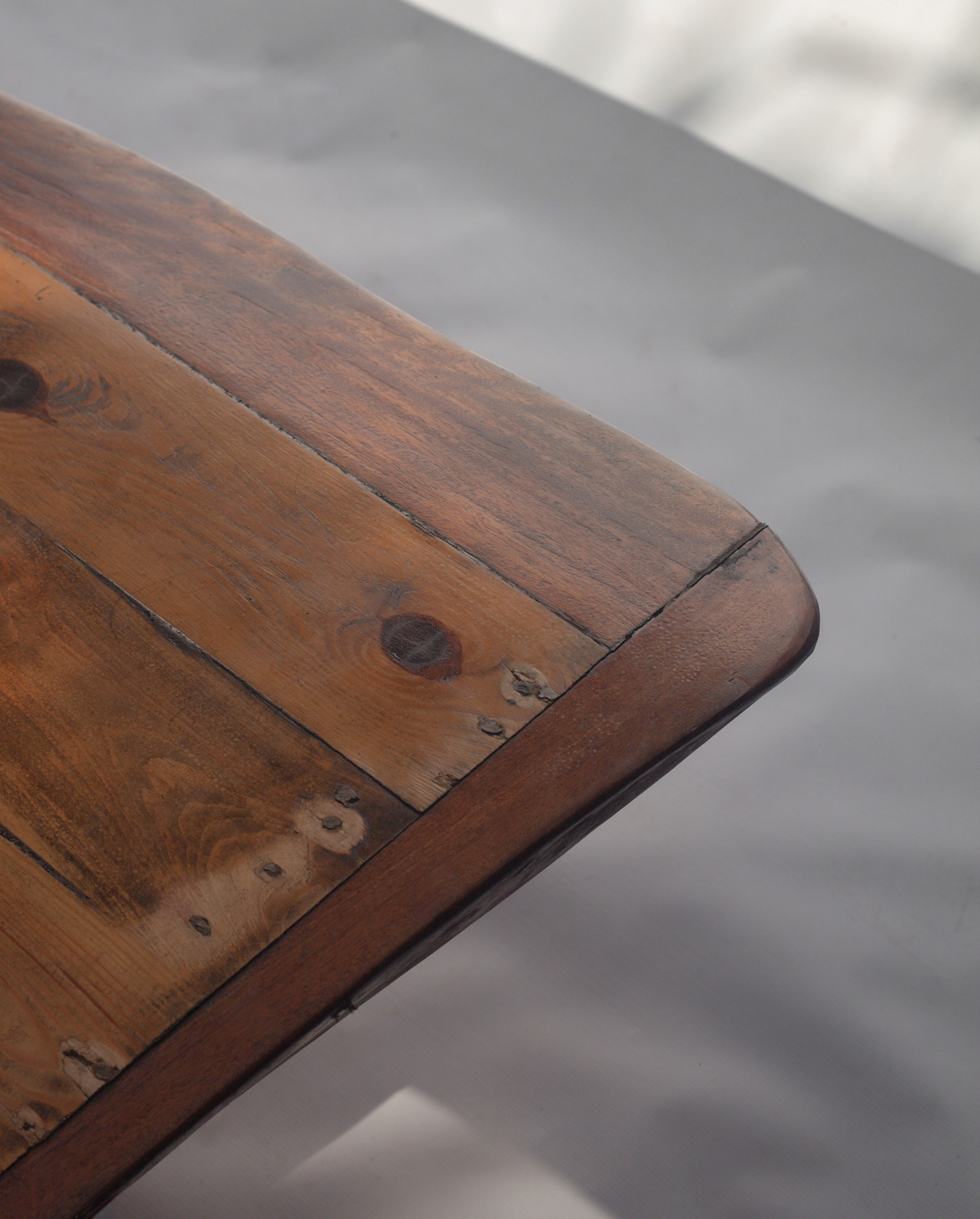 IQHAWE TABLE
