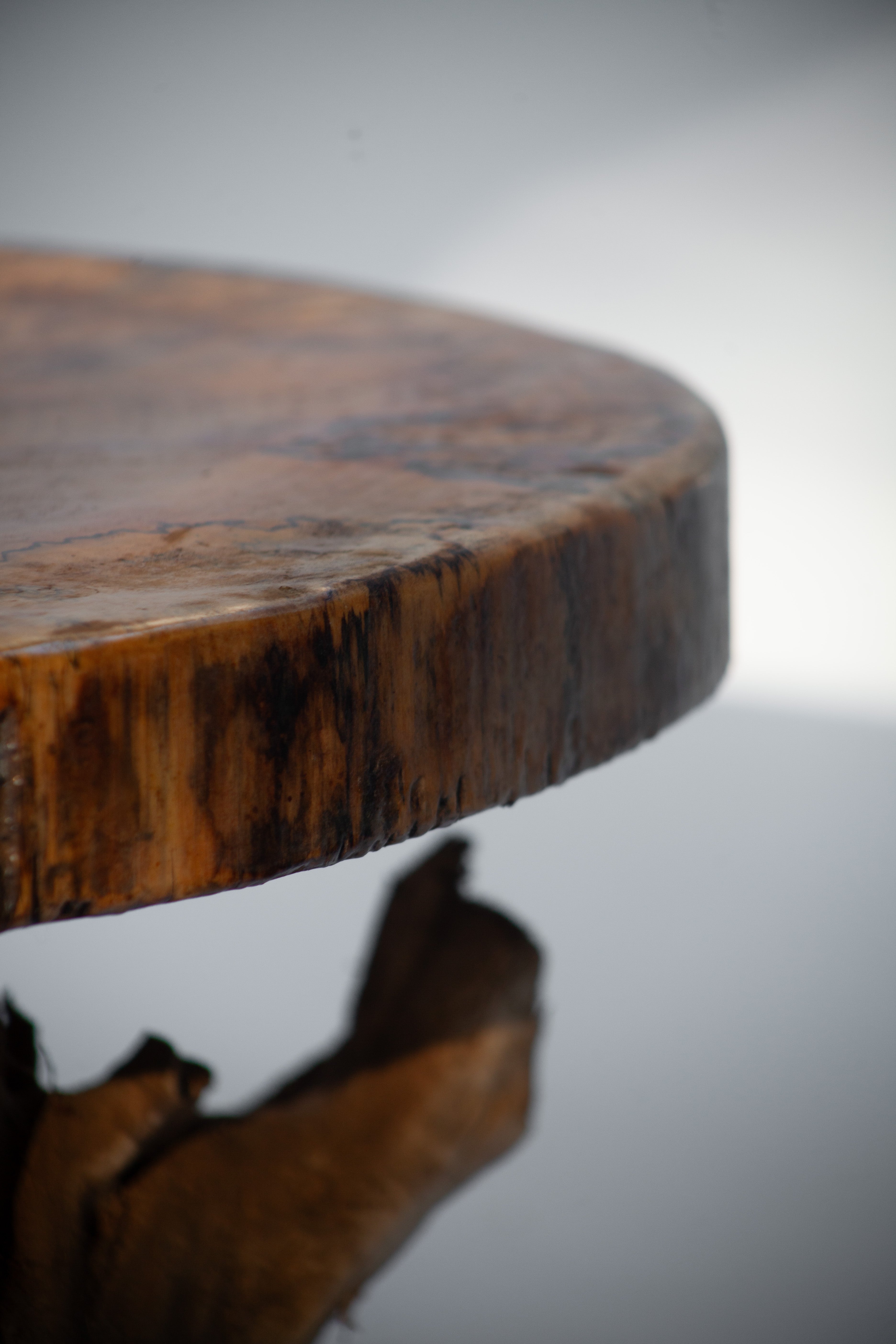 UMOYA TABLE